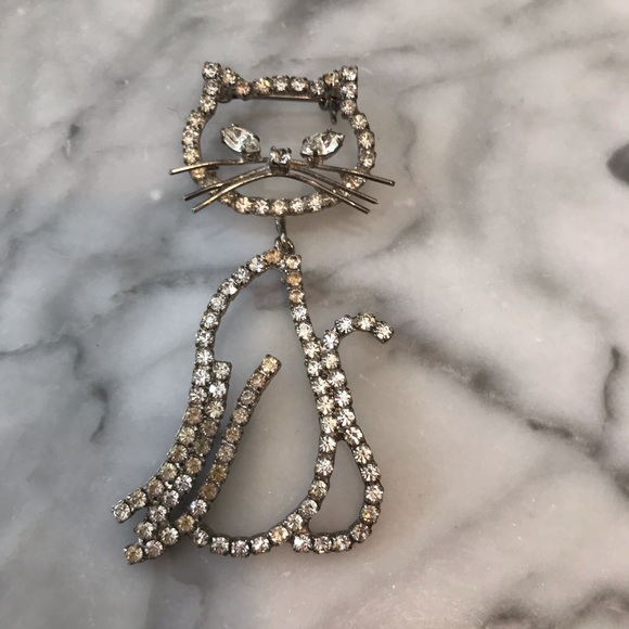 Beautiful Silver Antique faux Diamond Cat Pin - Picture 6 of 6